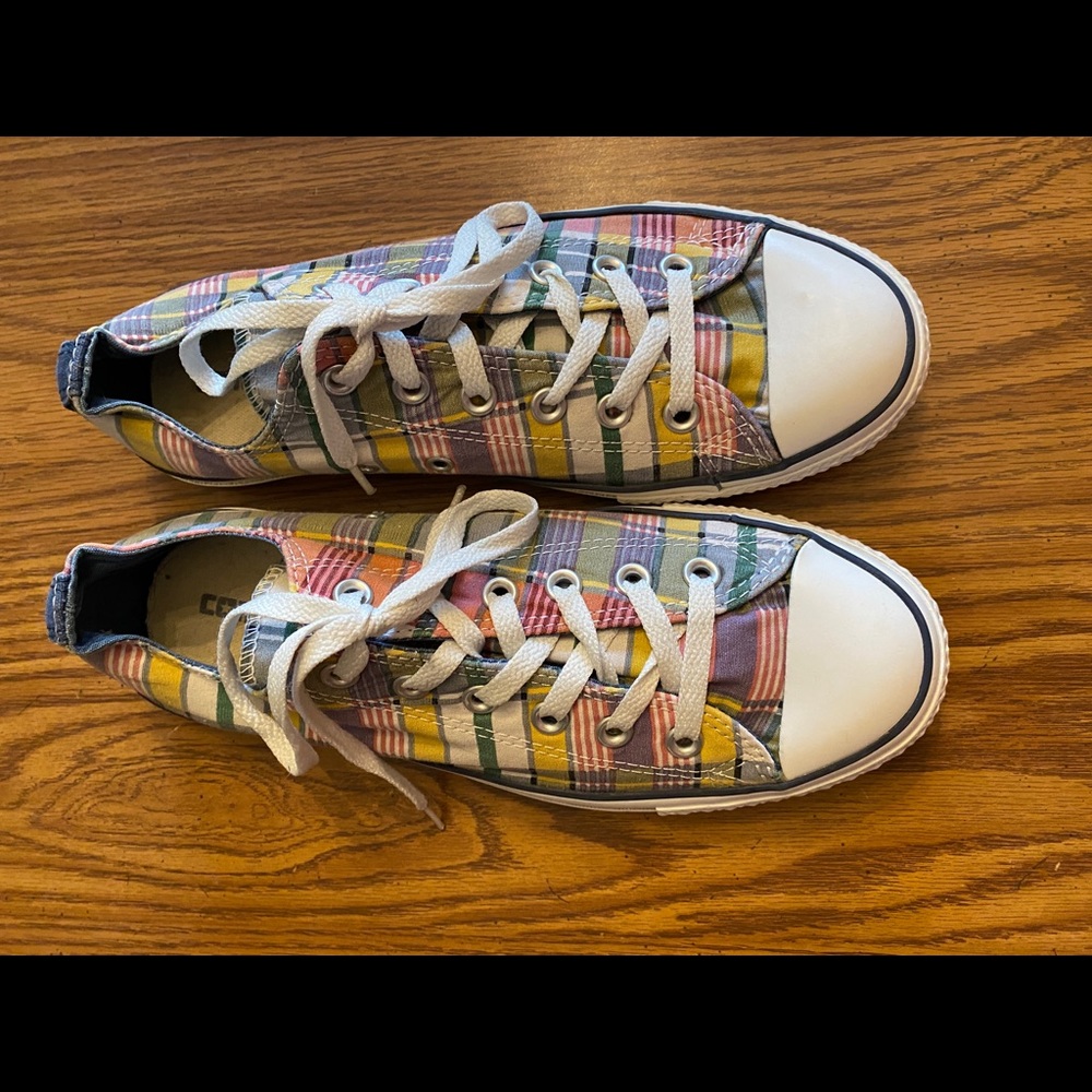 Converse gym shoes